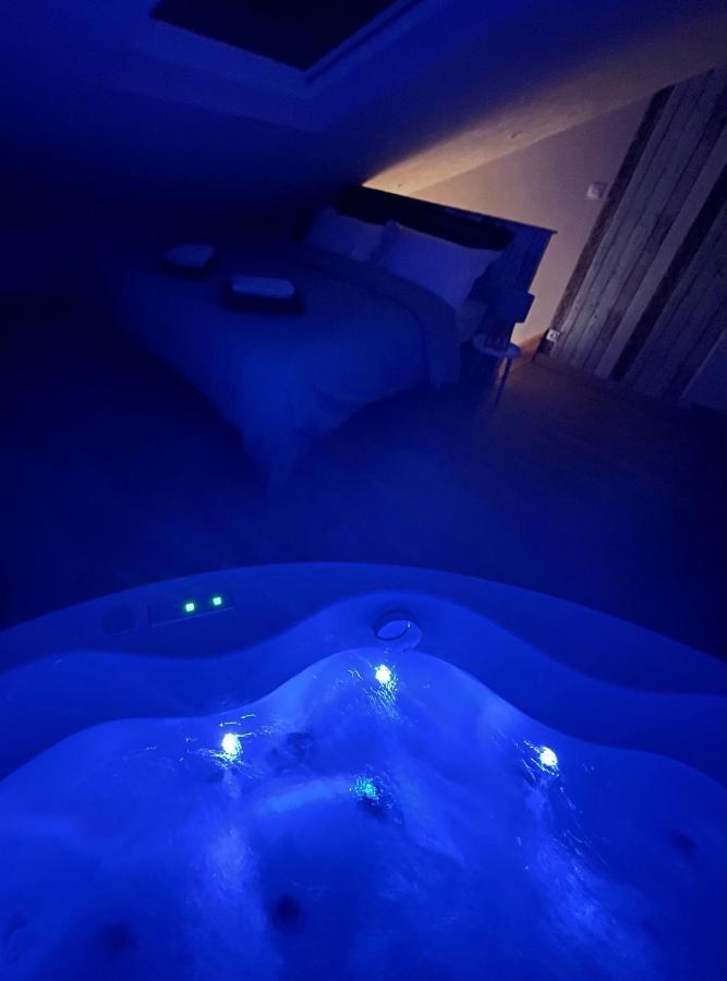 Le Nid d'Amour 2pers / wifi / sauna Houssen Extérieur photo